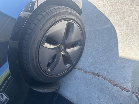 Used 2019 Tesla Model 3 Standard Range image 11