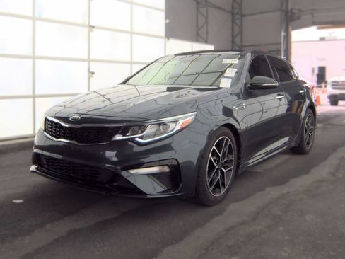 Used 2020 Kia Optima SE FWD image 2