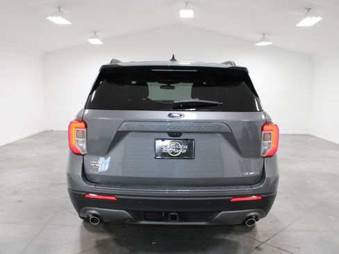 Used 2023 Ford Explorer XLT w/ Equipment Group 202A AWD/4WD image 8