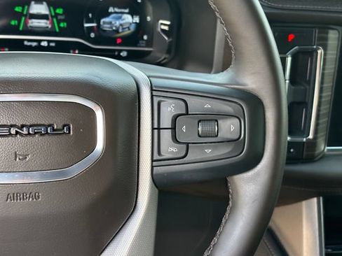 Used 2023 GMC Yukon XL Denali AWD/4WD image 14