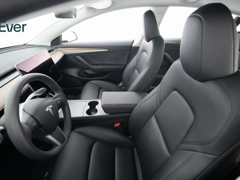 Used 2023 Tesla Model 3 Standard Range image 7