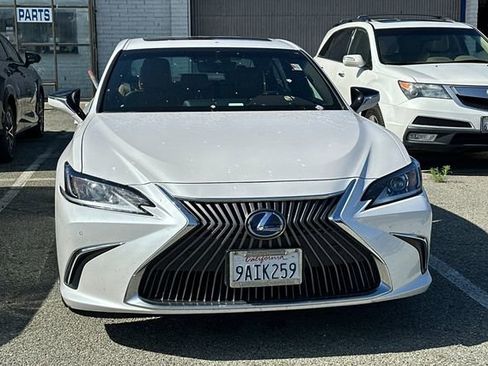 Used 2021 Lexus ES 300h w/ Premium Package FWD image 3