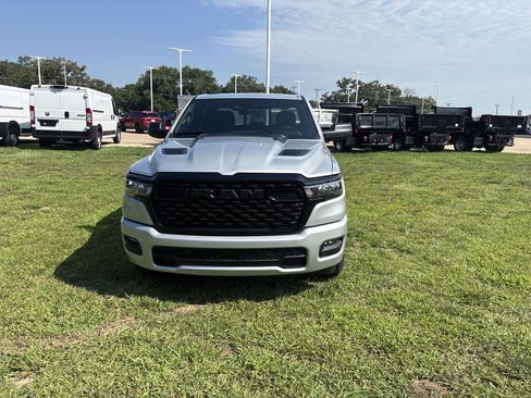 New 2026 RAM 1500 Express AWD/4WD image 2