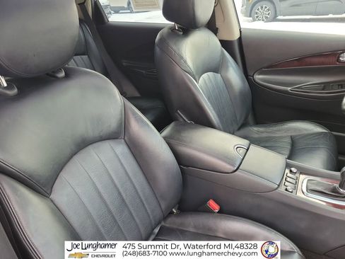 Used 2017 INFINITI QX50 2WD w/ Premium Plus Package image 31