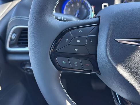 New 2026 Chrysler Pacifica Select AWD/4WD image 34