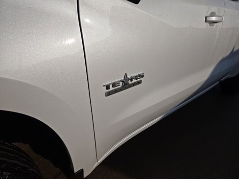 Used 2019 Chevrolet Silverado 1500 LT w/ Texas Edition image 38