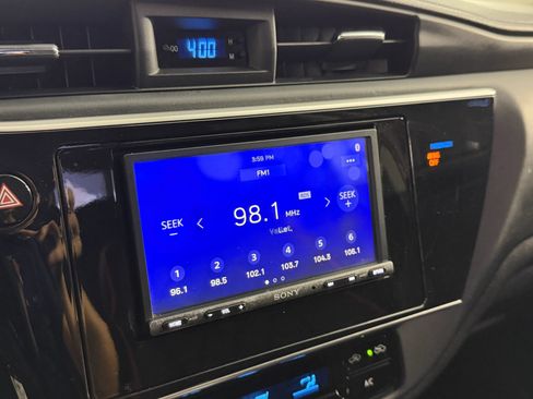 Used 2019 Toyota Corolla LE w/ Carpet Mat Package (TMS) FWD image 36