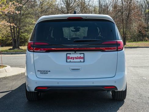 New 2026 Chrysler Pacifica Select FWD image 7