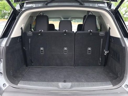 Certified 2025 Nissan Pathfinder SV FWD image 7