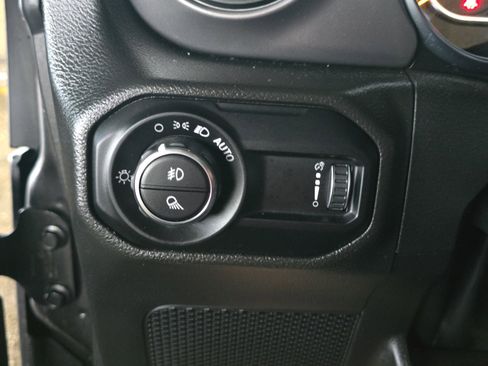 Used 2023 Jeep Gladiator Willys image 24