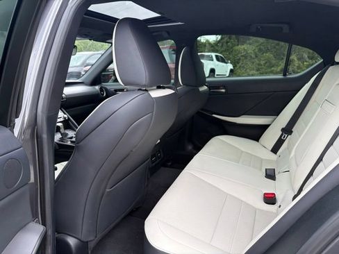 Used 2022 Lexus IS 350 F Sport RWD image 17