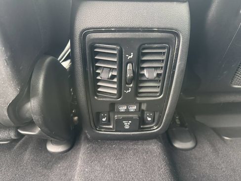 Used 2020 Jeep Grand Cherokee High Altitude AWD/4WD image 8