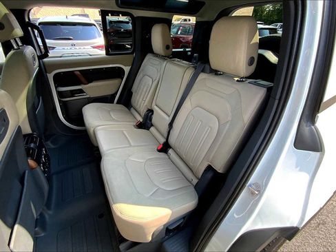 Used 2021 Land Rover Defender 110 SE image 19