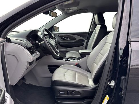 Used 2024 GMC Terrain SLT image 14