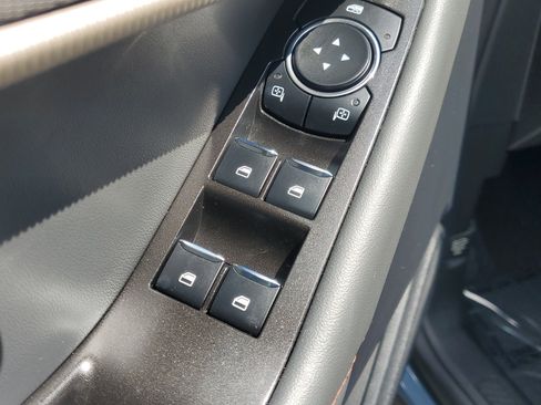 Used 2025 Ford Explorer Active RWD image 21