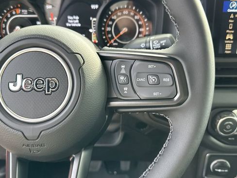 New 2025 Jeep Gladiator Mojave image 28