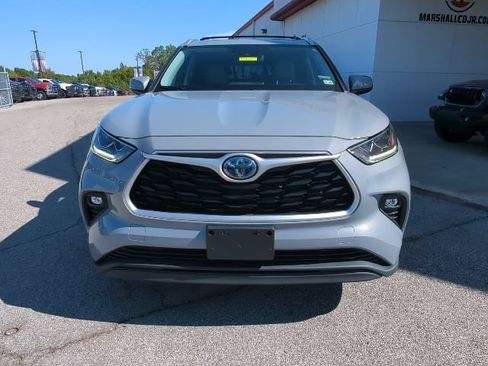 Used 2022 Toyota Highlander Bronze Edition AWD/4WD image 4