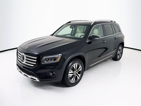 New 2025 Mercedes-Benz GLB 250 4MATIC image 3