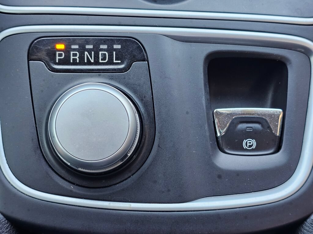 Used 2016 Chrysler 200 LX FWD image 30