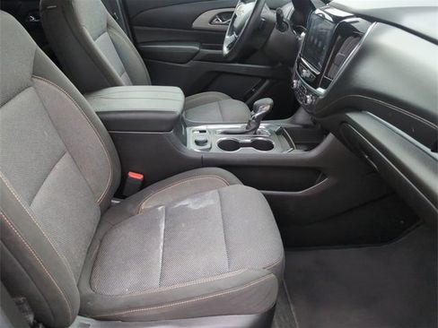 Used 2021 Chevrolet Traverse LT image 26