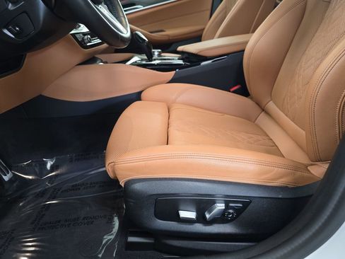 Certified 2022 BMW 530i xDrive w/ M Sport Package image 28