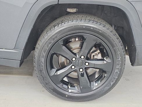 Used 2022 Jeep Grand Cherokee L Limited w/ Black Appearance Package RWD image 35