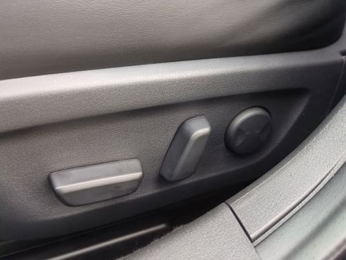 New 2026 MAZDA MAZDA3 Hatchback w/Premium Plus Pkg image 16