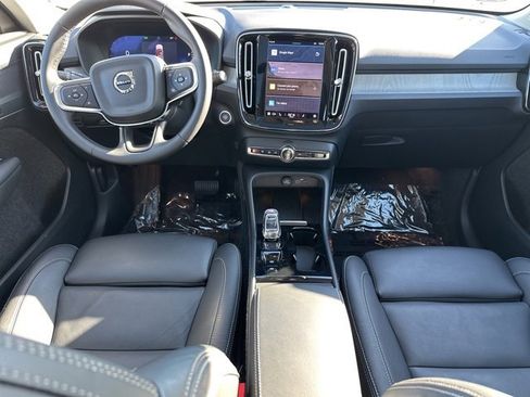 Certified 2025 Volvo XC40 B5 Plus image 15