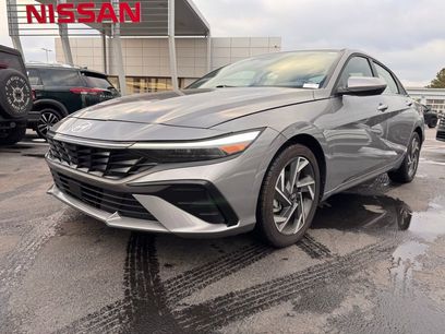 Used 2024 Hyundai Elantra SEL w/ Convenience Package