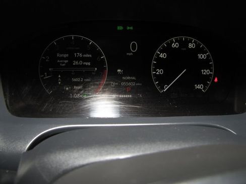 Certified 2025 Honda HR-V LX image 4
