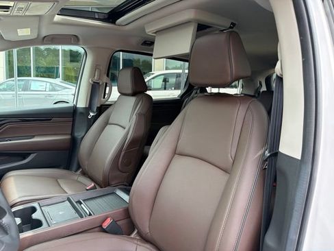 Certified 2026 Honda Odyssey Touring image 16
