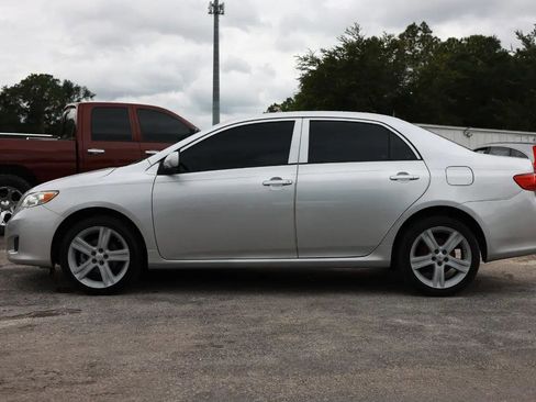 Used 2010 Toyota Corolla LE FWD image 3