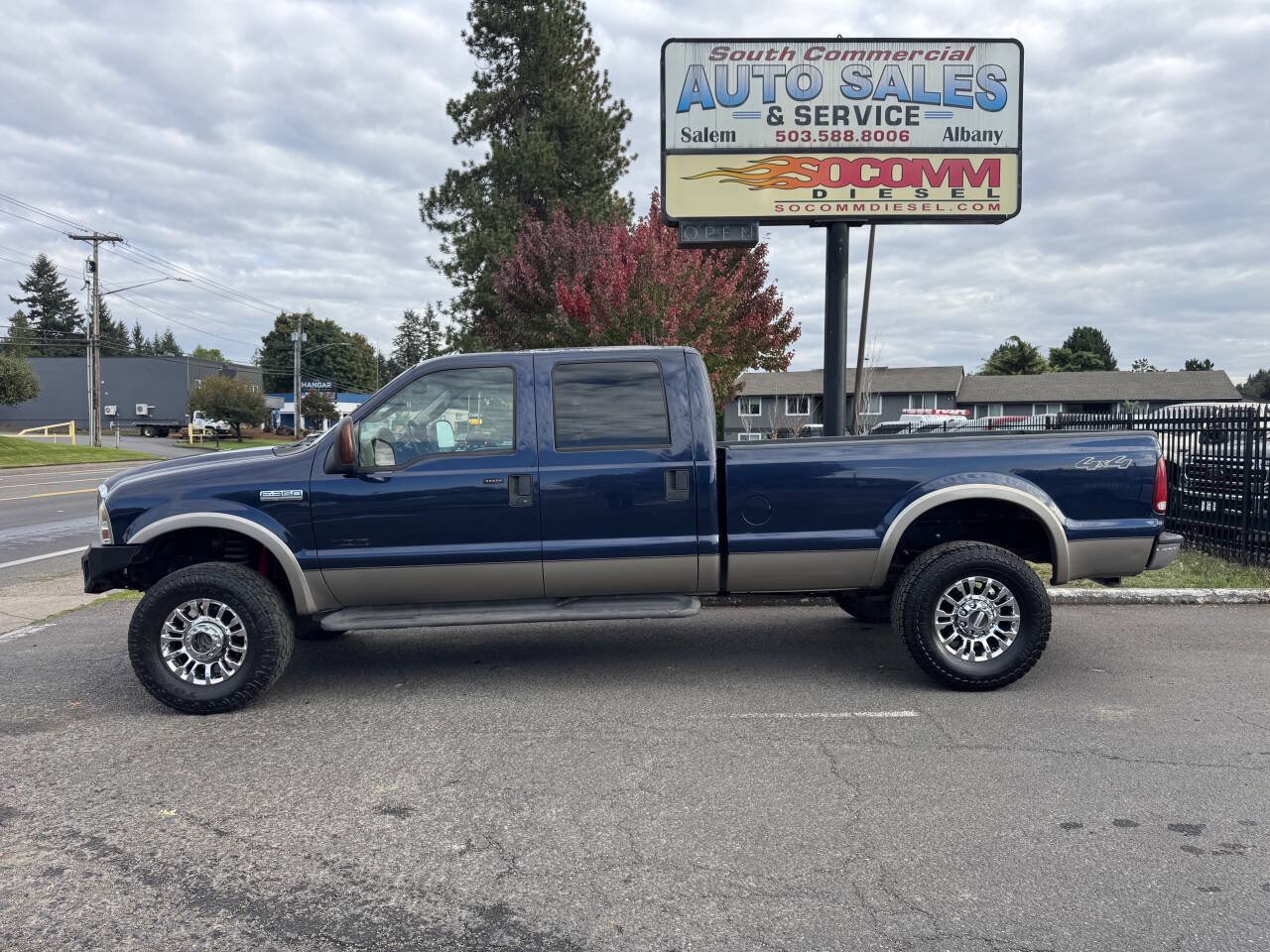 Used 2005 Ford F350 Lariat AWD/4WD image 2