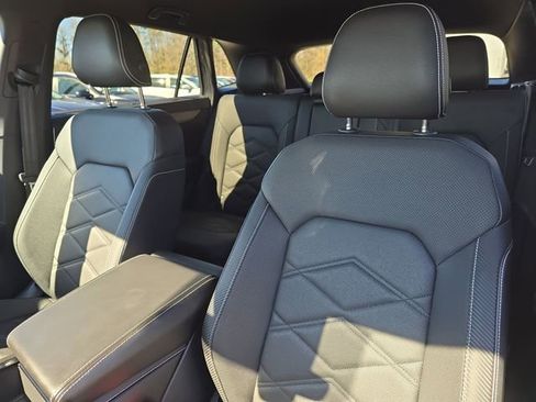 Used 2025 Volkswagen Atlas Cross Sport SE image 22