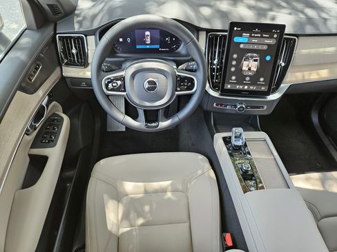 New 2026 Volvo XC90 B6 Plus image 15
