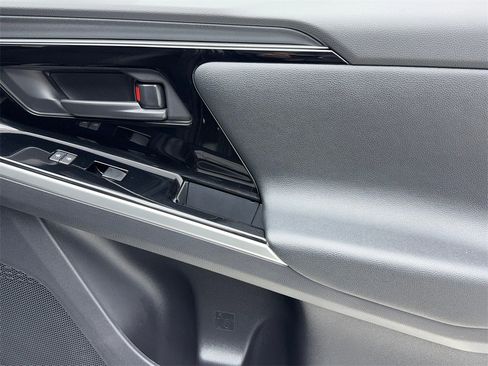 Used 2024 Toyota bZ4X XLE w/ Weather Package image 43