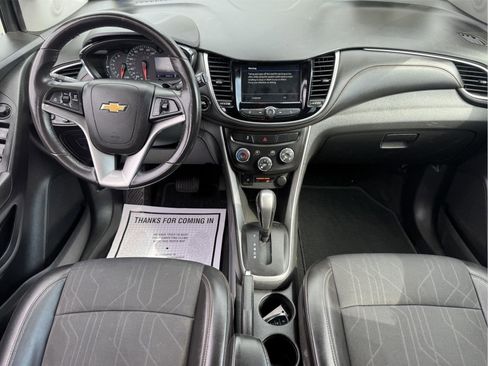 Used 2019 Chevrolet Trax LT w/ LT Convenience Package AWD/4WD image 12