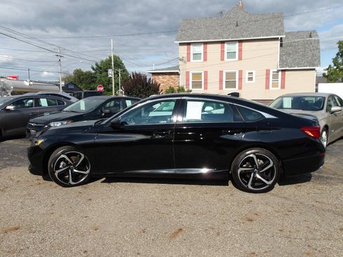 Used 2022 Honda Accord Sport image 3