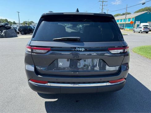 Used 2024 Jeep Grand Cherokee Limited 4xe image 7