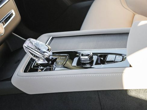 New 2026 Volvo XC90 T8 Plus w/ Protection Package AWD/4WD image 28