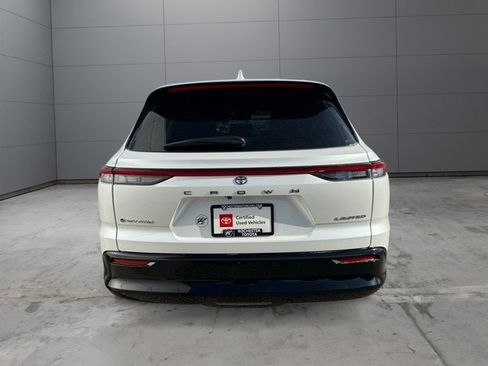 Certified 2025 Toyota Crown Signia AWD/4WD image 40