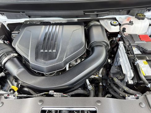 Used 2026 Chevrolet Traverse RS w/ LPO, Floor Liner Package AWD/4WD image 8
