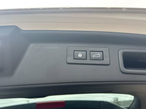 Used 2023 Subaru Forester Premium image 11