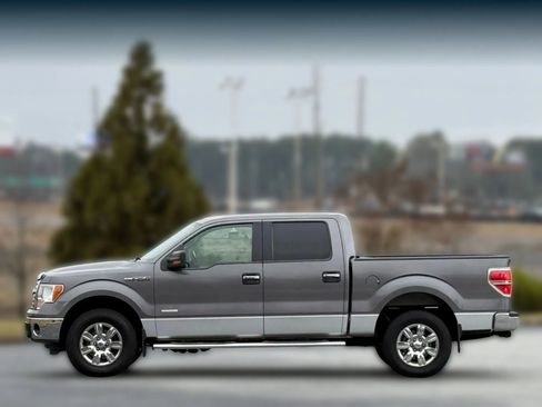 Used 2011 Ford F150 XLT w/ XLT Chrome Pkg image 8