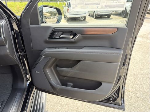New 2026 GMC Yukon XL Denali w/ Sun & Power Step Package RWD image 17