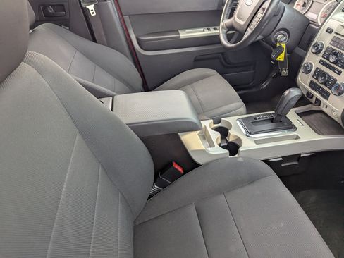 Used 2010 Ford Escape XLT image 11