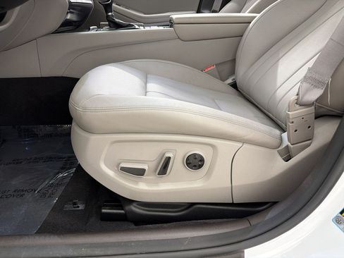 Used 2019 Genesis G80 3.8 RWD image 14