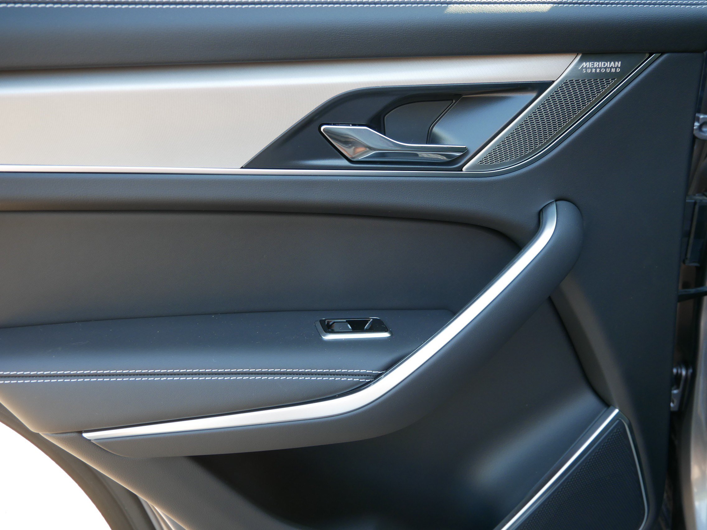 New 2026 Jaguar F-PACE R-Dynamic S AWD/4WD image 7