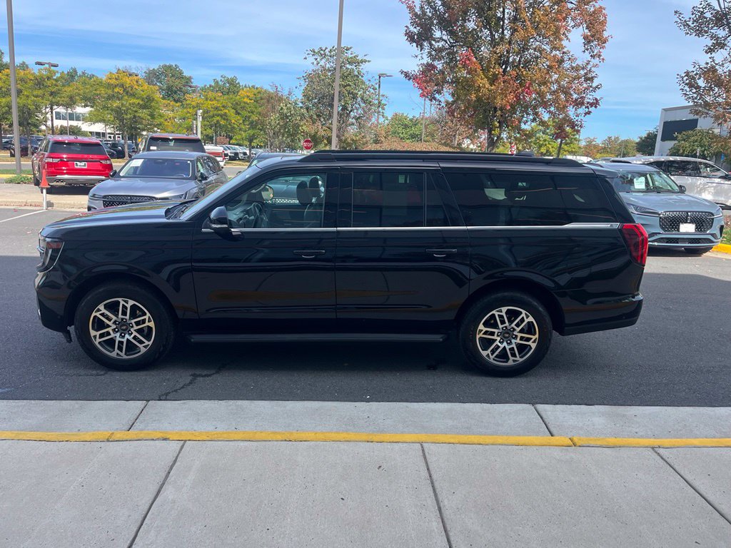 Used 2025 Ford Expedition Max Active AWD/4WD image 6