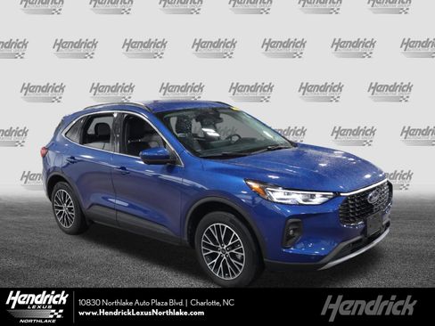 Used 2023 Ford Escape SE w/ PHEV Premium Package FWD image 1